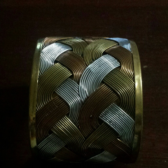 Cuff bracelet - Picture 3 of 4